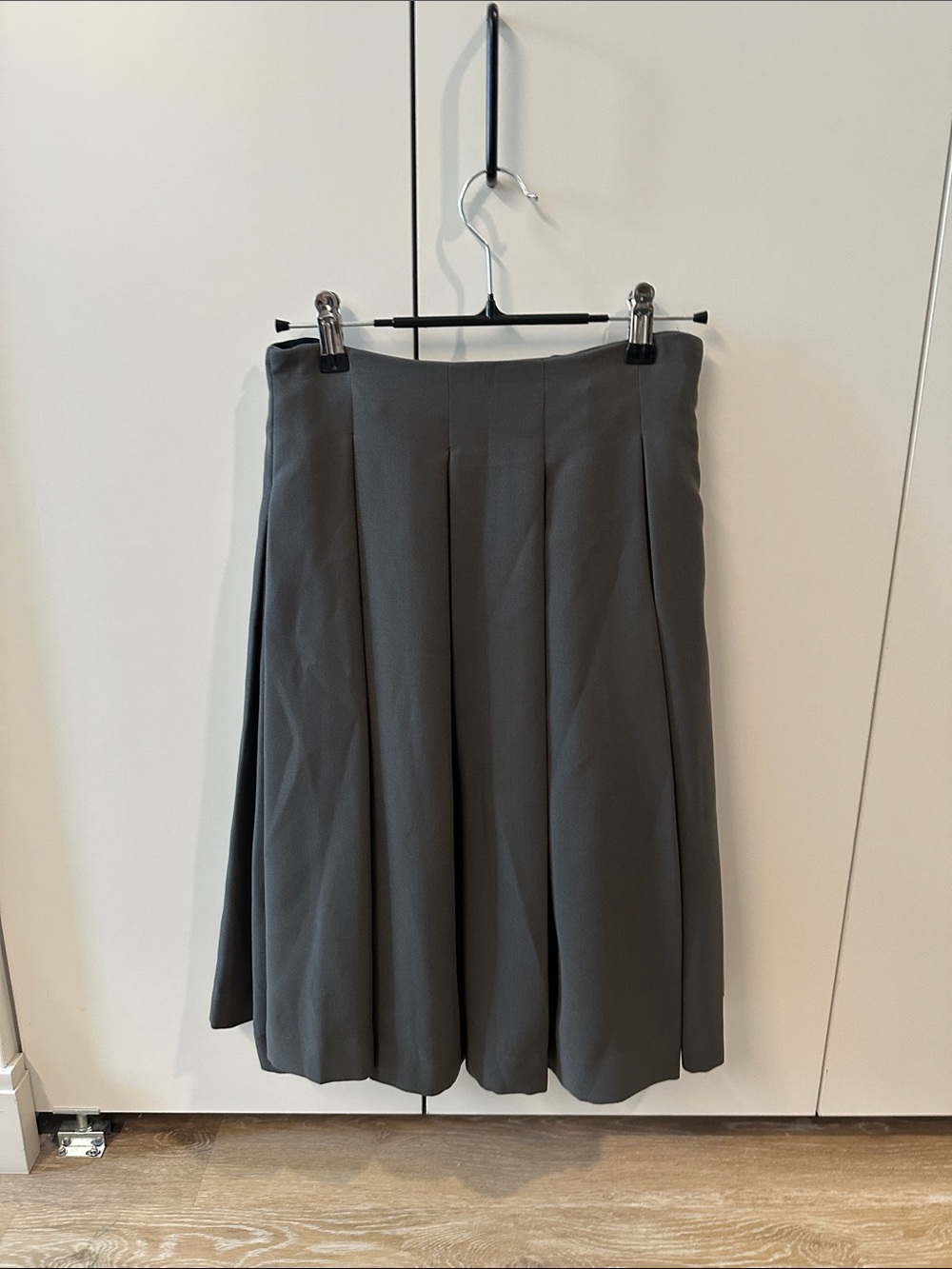Uniqlo Charcoal Gray Pleated A-Line Skirt